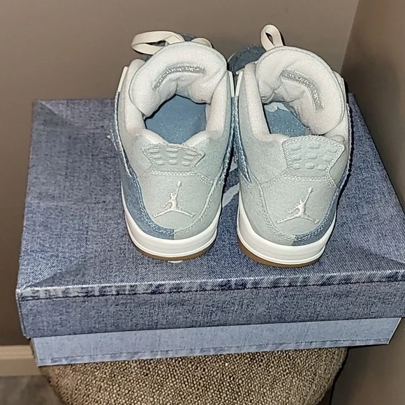 Women's Air Jordan 4 Retro Denim - Picture 4 of 8